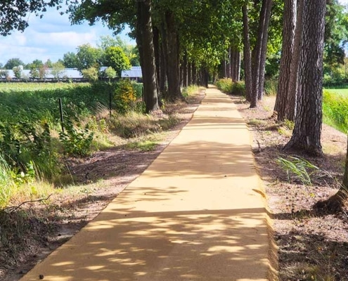 Voltooid fiets- en wandelpad Oirschot met Eco d'Or halfverharding door Van Weert aangelegd