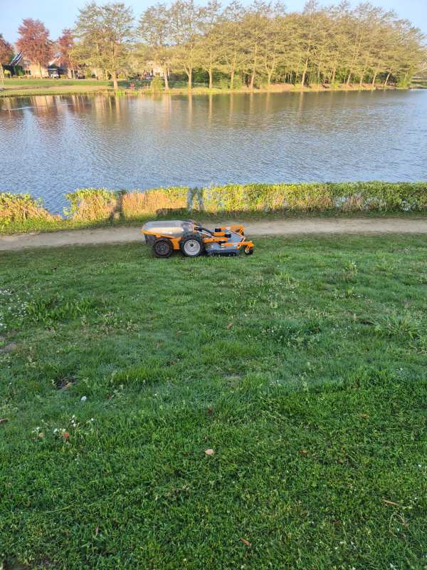 Met het nieuwe Raymo maaidek kan Van Weert nog efficiënter maaien
