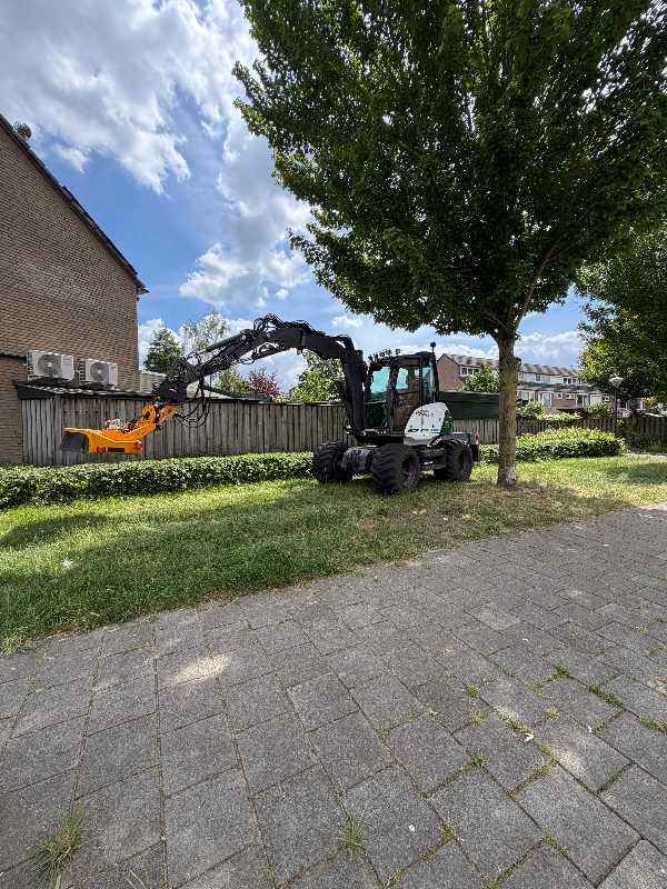 maaien-openbaar-groen-van-weert Maaien in gemeente Meijerijstad in samenwerking met Verhart Groen B.V.